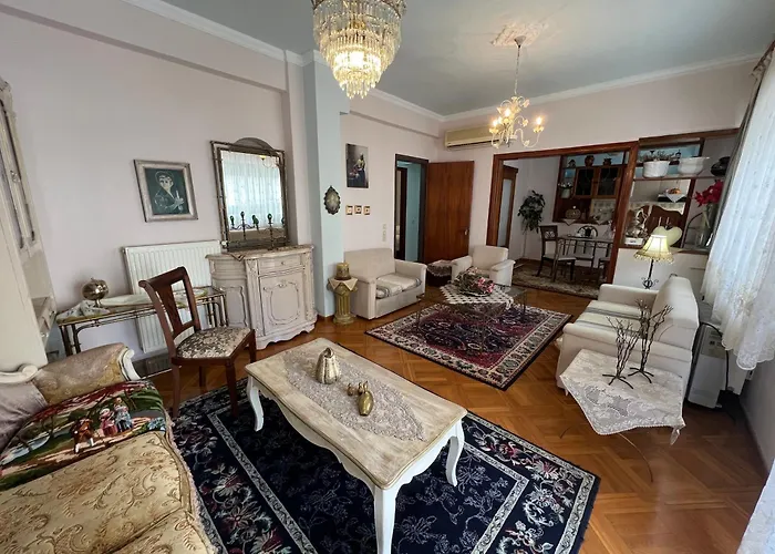 Ellis Apartment Axd 2