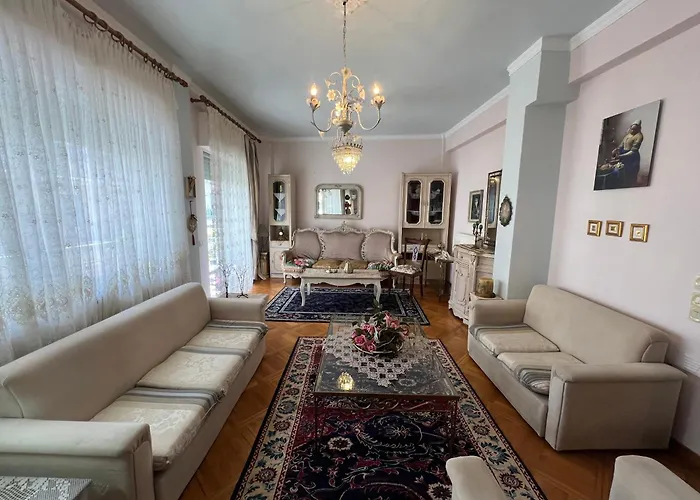 Ellis Apartment Axd 2